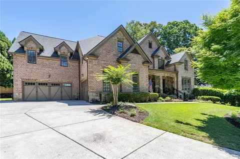 1876 Angelique Dr, Decatur, GA 30033