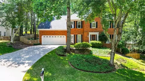 1475 Fallsbrook Ct NW, Acworth, GA 30101