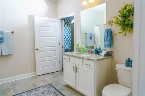 Bath - 126 Crest Pointe, Bremen, GA 30110 photo 1 of 7