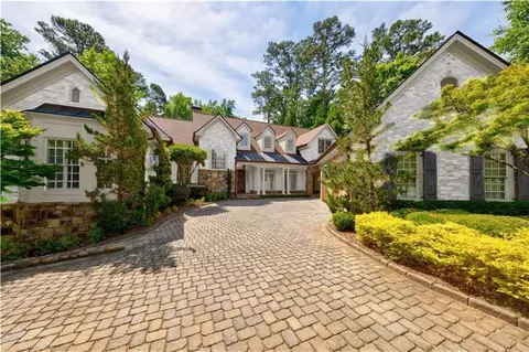1075 Hunters Brook Ct, Atlanta, GA 30319