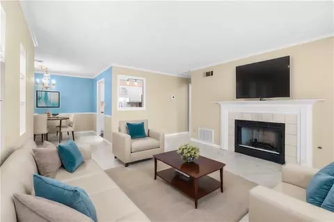 1009 Berkeley Woods Dr, Duluth, GA 30096