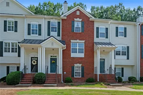 314 Village Cir, Woodstock, GA 30188
