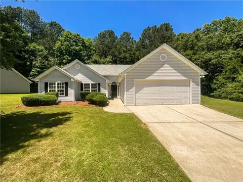 724 Loblolly Ln, Winder, GA 30680