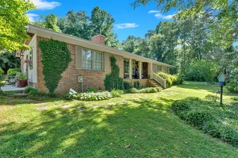 402 Ridgewood Rd, Cedartown, GA 30125
