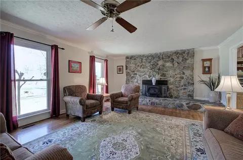 100 E Valley Rd NE, Rydal, GA 30171 photo 3