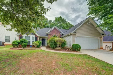 2791 Hillvale Cove Dr, Lithonia, GA 30058