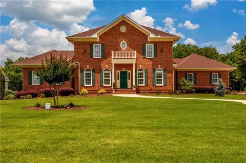 433 Fox Valley Dr, Monroe, GA 30656