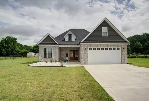 310 Burnt Hickory Ln SE, Calhoun, GA 30701