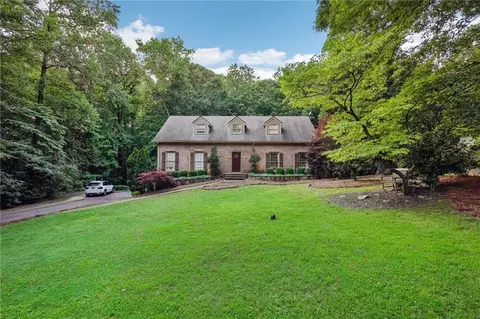 1522 Kings Down Cir, Dunwoody, GA 30338