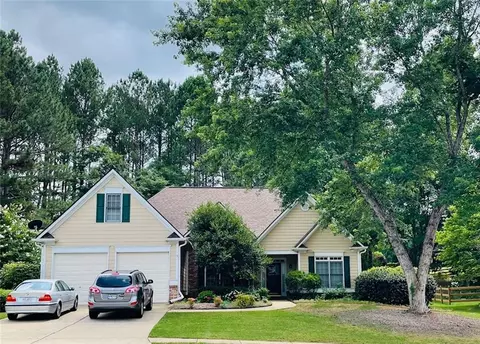 1233 Bentwater Dr, Acworth, GA 30101