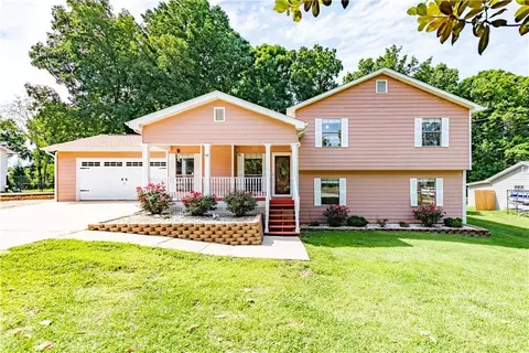 1572 Sir Knights Way, Lawrenceville, GA 30045