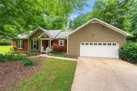5842 N Shores Rd NW, Acworth, GA 30101