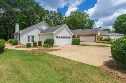 150 Woodgate Cir, Fayetteville, GA 30214