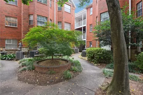1041 State St NW #26, Atlanta, GA 30318