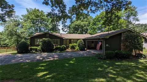 3977 Devonshire Dr, Marietta, GA 30066
