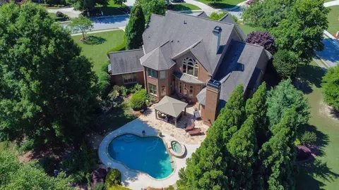 2785 Drayton Hall Dr, Buford, GA 30519