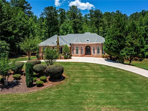 634 Shepherds Xing, Oxford, GA 30054