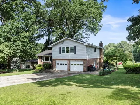 5831 Trailwoods Ct, Stone Mountain, GA 30087