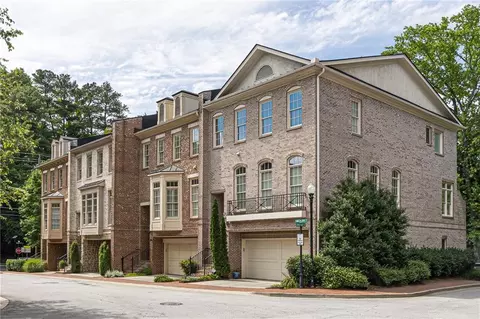 8 Candler Grove Ct, Decatur, GA 30030