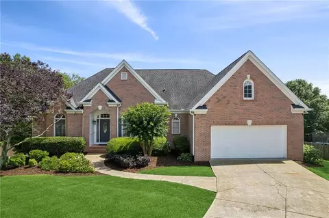 326 Kempton Park Dr, Suwanee, GA 30024