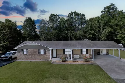 55 Woodland Dr, Carrollton, GA 30117