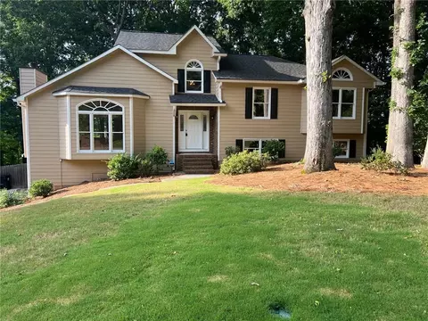 2139 Clementine Dr, Marietta, GA 30066