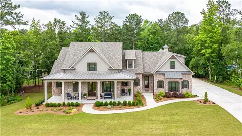 302 Tuxedo Cir, Forsyth, GA 31029