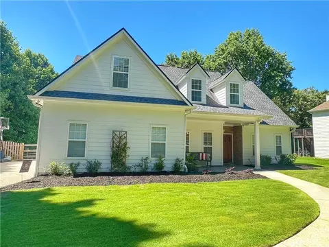 8430 Fields Ford Rd, Gainesville, GA 30506 photo 3