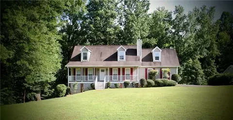 4773 Countryside Dr, Flowery Branch, GA 30542