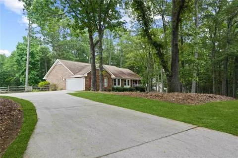 190 Chimney Springs Rd, Tyrone, GA 30290