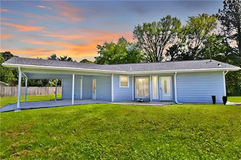 154 Lois St SE, Calhoun, GA 30701