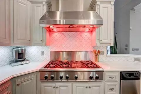 Kitchen - 10650 Montclair Way, Duluth, GA 30097 photo 5 of 7