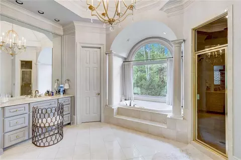 Bath - 10650 Montclair Way, Duluth, GA 30097 photo 1 of 2