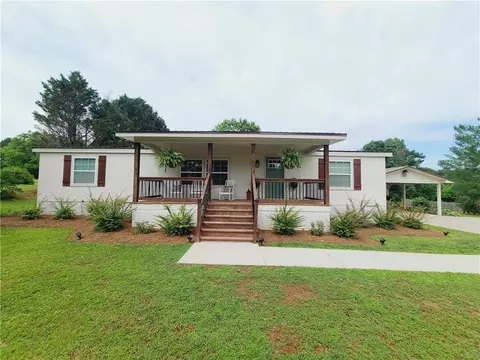62 Forest Lk, Pendergrass, GA 30567