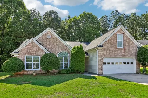 8845 Lake Rd, Union City, GA 30291