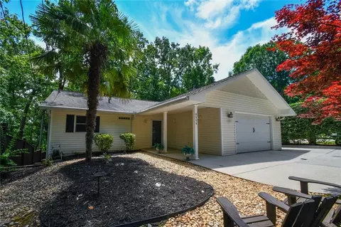 6554 Cox Dr, Flowery Branch, GA 30542