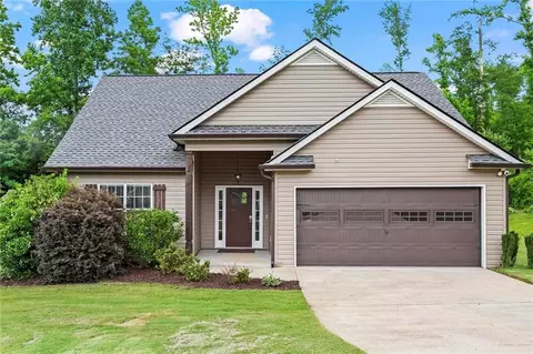 83 Woodrow Pl, Newnan, GA 30263
