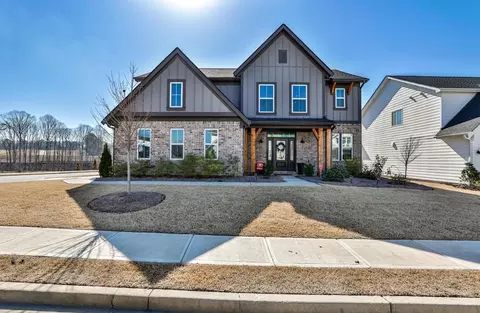 771 Michigan Cir, Hoschton, GA 30548