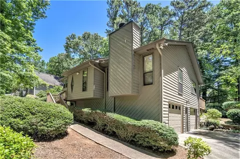 1726 Hickory Grove Trl NW, Acworth, GA 30102