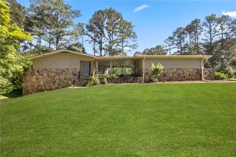 856 Sweet Briar Trl SE, Conyers, GA 30094