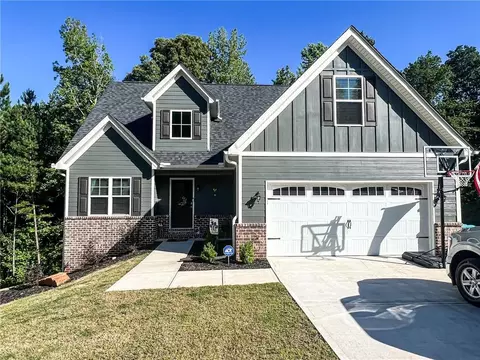 976 Belmont Park Dr, Commerce, GA 30529
