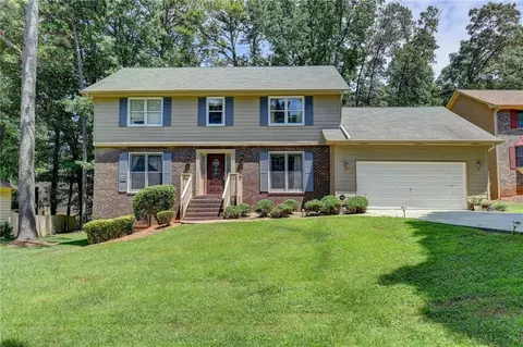 5032 Wind Pt, Stone Mountain, GA 30088