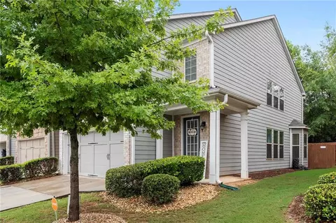 5577 Radford Loop, Fairburn, GA 30213 photo 3