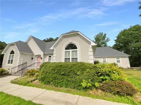 259 Westchester Dr, Griffin, GA 30223