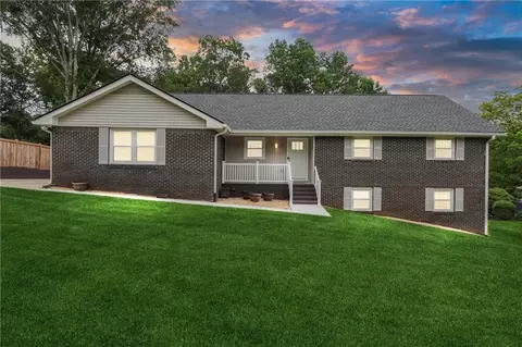 3038 Cardinal Lake Dr, Duluth, GA 30096