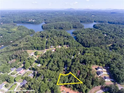 3703 Lakeview Dr, Gainesville, GA 30501
