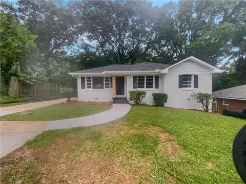2249 Holly Hill Dr, Decatur, GA 30032