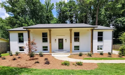 2458 Glenbonnie Dr, Dunwoody, GA 30360