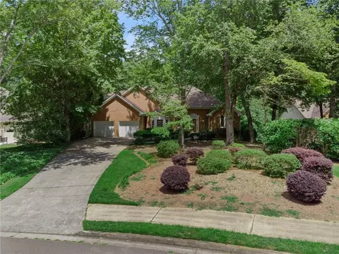 11585 Wildwood Springs Dr, Roswell, GA 30075