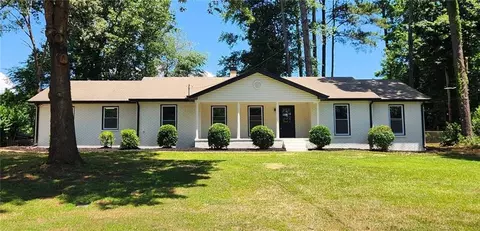 6265 S Summers Cir, Douglasville, GA 30135